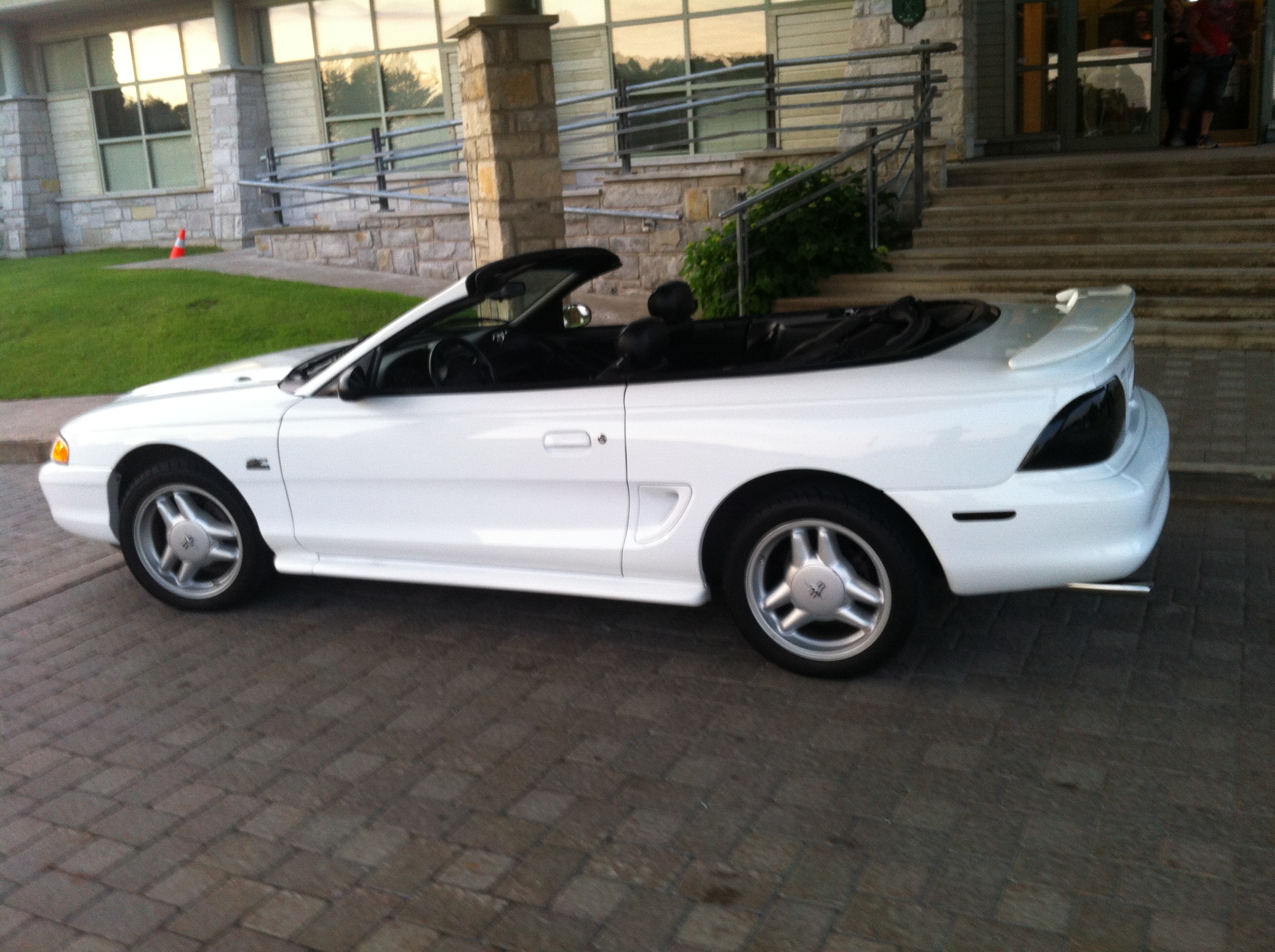 mustang-blanche-mariage-montreal-2